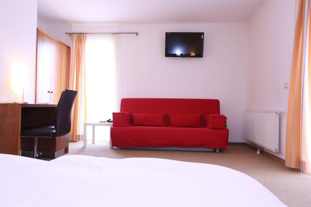 Hotel & Konditorei May Neufeld an der Leitha Cameră foto