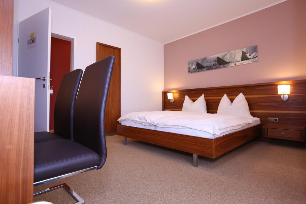 Hotel & Konditorei May Neufeld an der Leitha Cameră foto